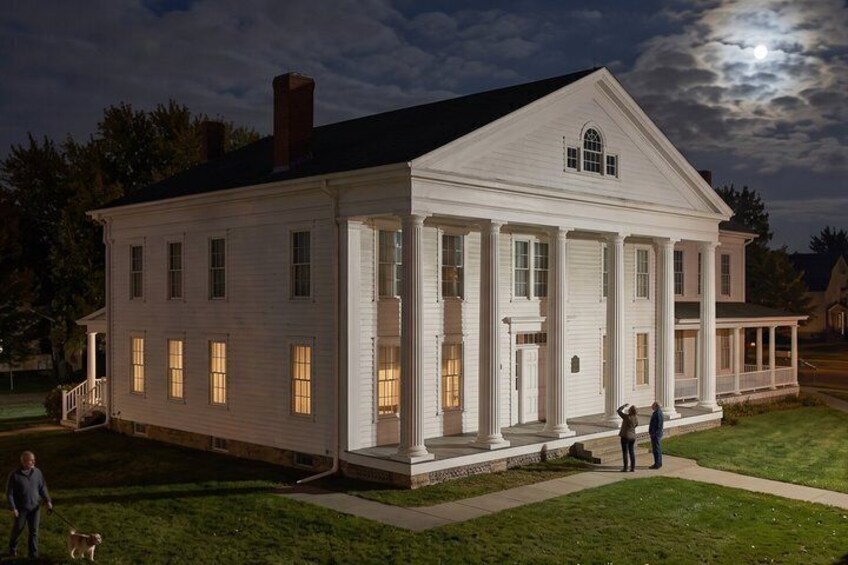 Private Customizable Ghost Walking Tour in Anoka 5