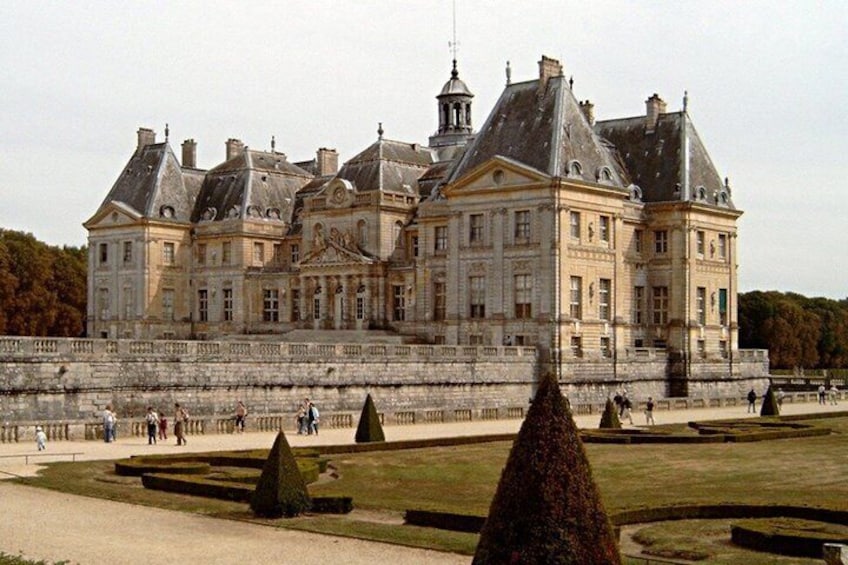 Château de Fontainebleau Vaux-le-Vicomte Guided Tour From Paris 3