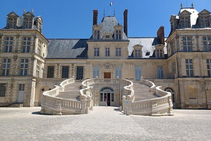 Château de Fontainebleau Vaux-le-Vicomte Guided Tour From Paris 1