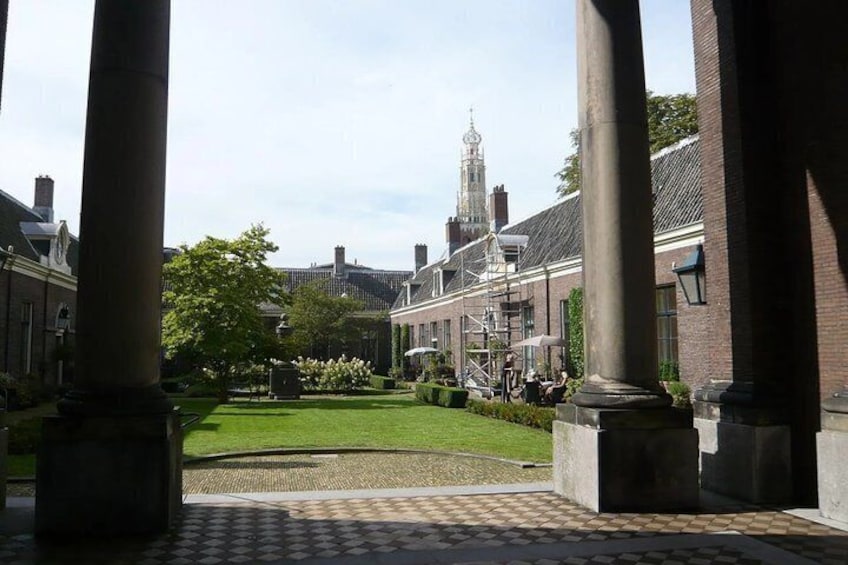 Haarlem Self-Guided Walking Landmarks Tour with Audio & Quiz 2