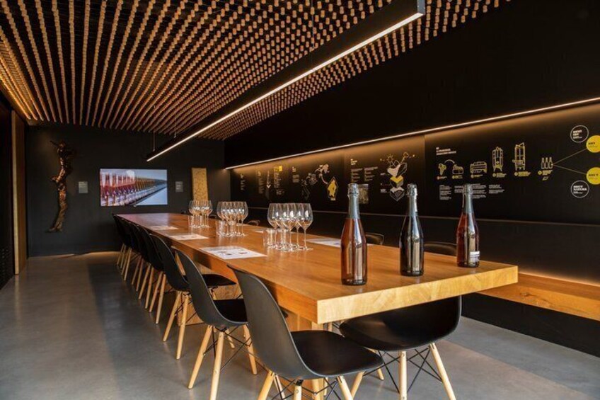 The Pyramid: three sparkling wines, snacks and winery tour 4