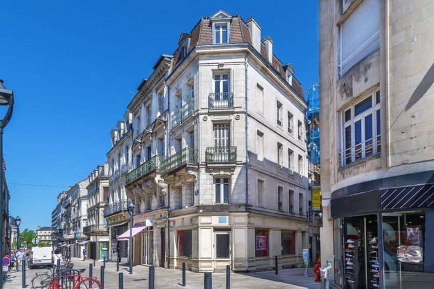 Hello Perigueux Private 2 Hour Intro City Walk with Local Guide 4