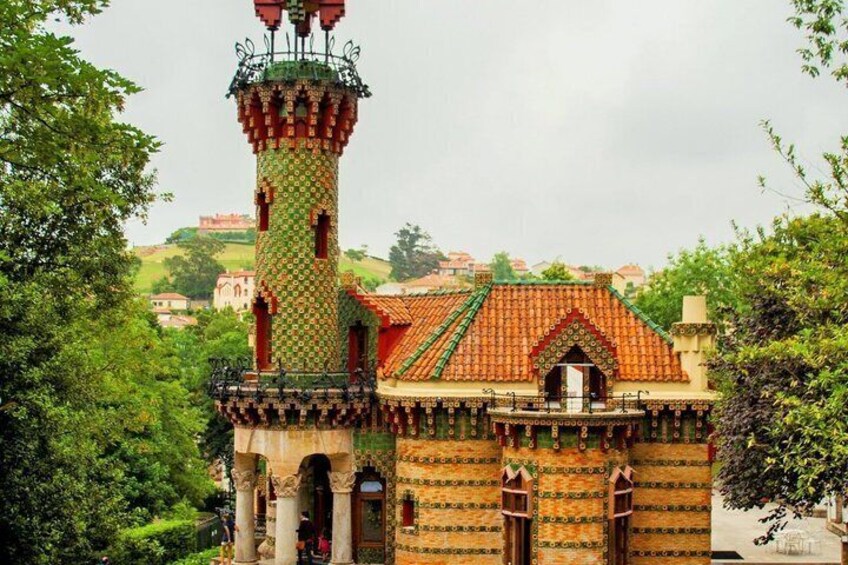 Full day to Comillas Santillana and El Capricho from Santander 1