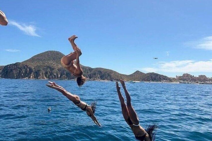 Istanbul Bosphorus Group Swimming Cruise 5