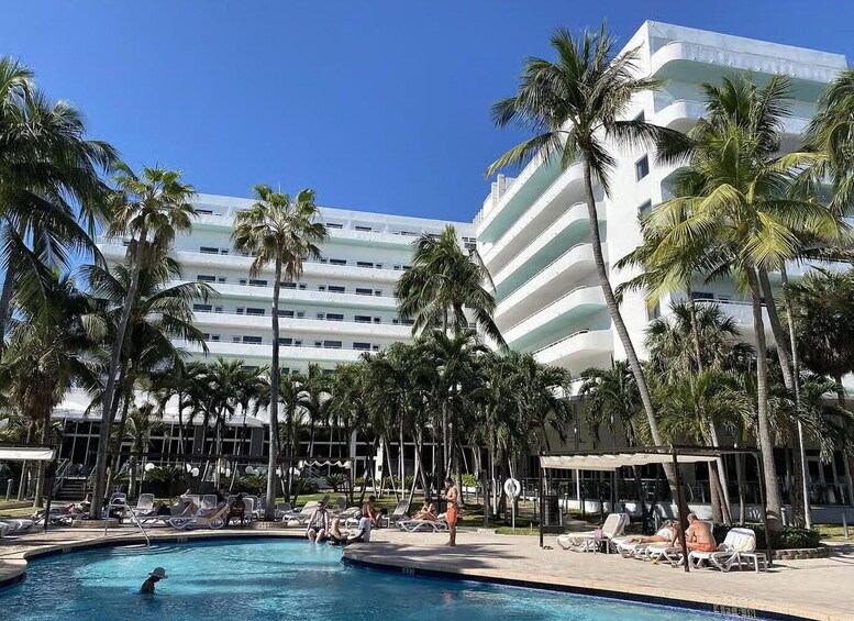 Picture 8 for Activity Miami Beach: Riu Plaza Pool and Beach Day Pass 2
