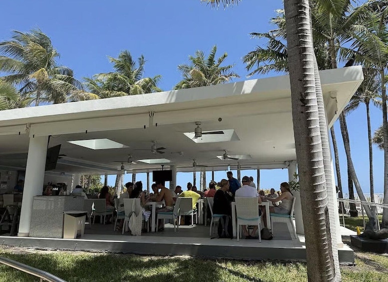 Picture 6 for Activity Miami Beach: Riu Plaza Pool and Beach Day Pass 4