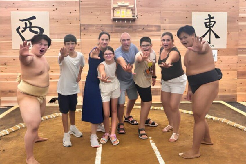 Kyoto: Sumo Show Experience with Photo & Drinks 3