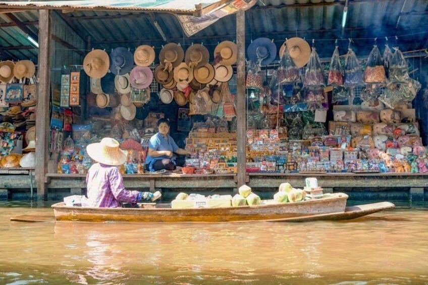 Damnoen Saduak Floating Market and Maeklong Railway Market Tour 4