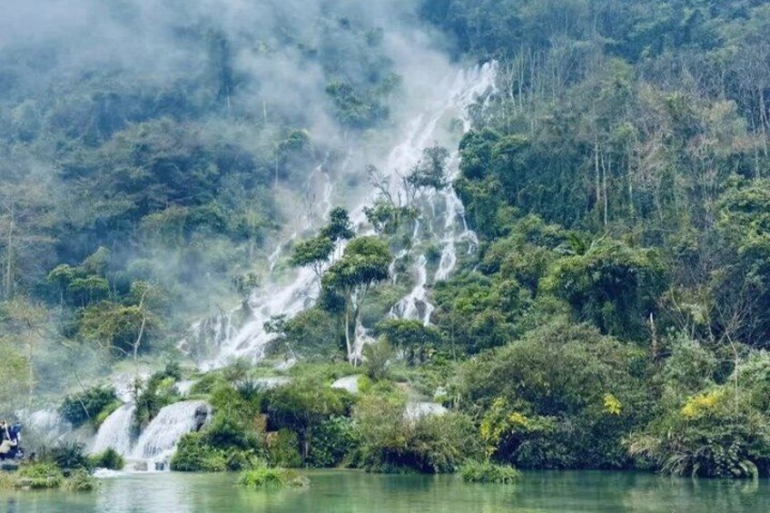 Guiyang Xiaoqikong Scenic Area and Wolongtan Waterfall Day Tour 3