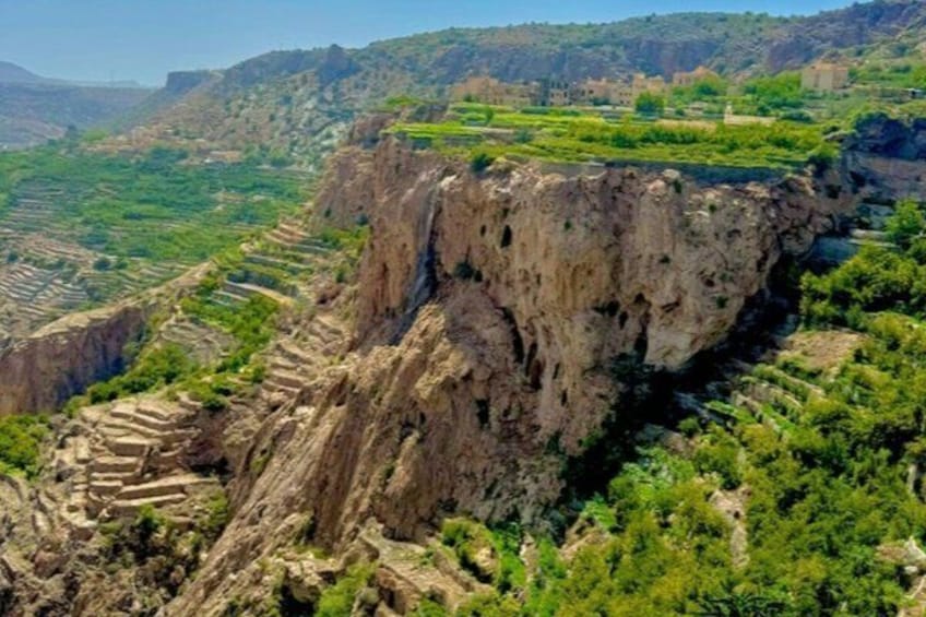 Shared Nizwa and Jebel Akhdar Tour with Local Guide 1