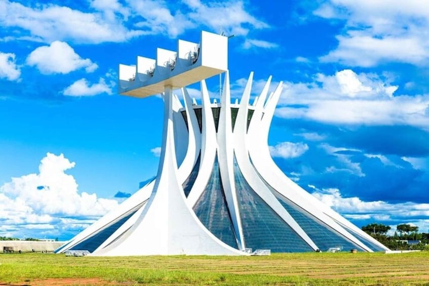 Picture 2 for Activity Brasilia : Private Custom Tour with a Local Guide 3