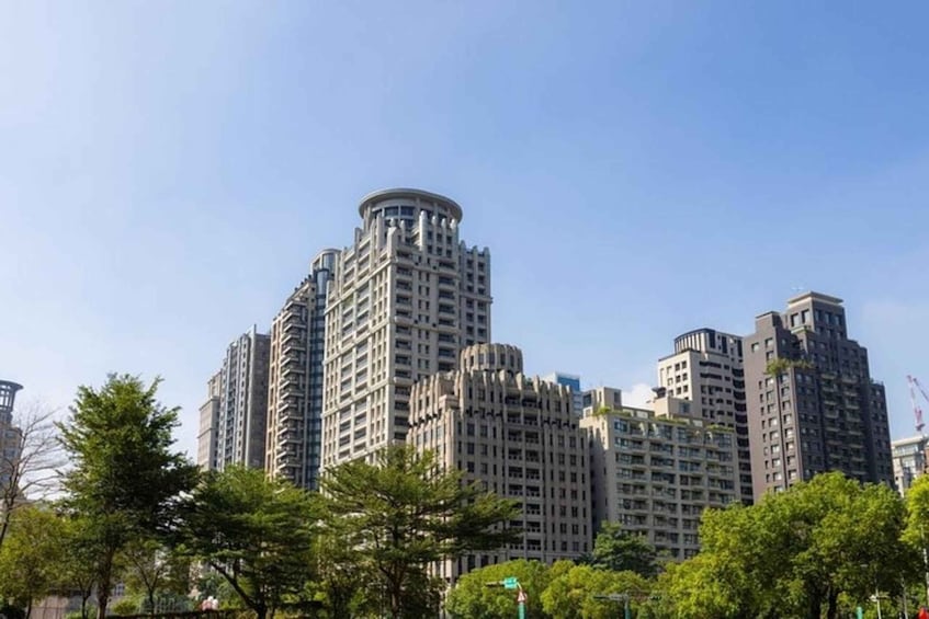 Picture 3 for Activity Taichung City: Sightseeing Walking Tour with a Local Guide 3
