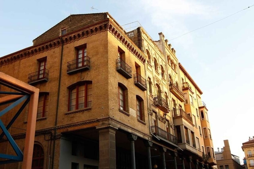 Picture 2 for Activity Zaragoza : Must-See Attractions Private Walking Tour 5