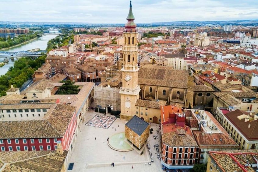 Zaragoza : Must-See Attractions Private Walking Tour 1