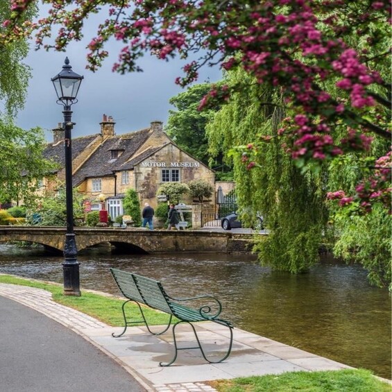 Picture 3 for Activity From London: Cotswolds Private Day Trip with Driver 3