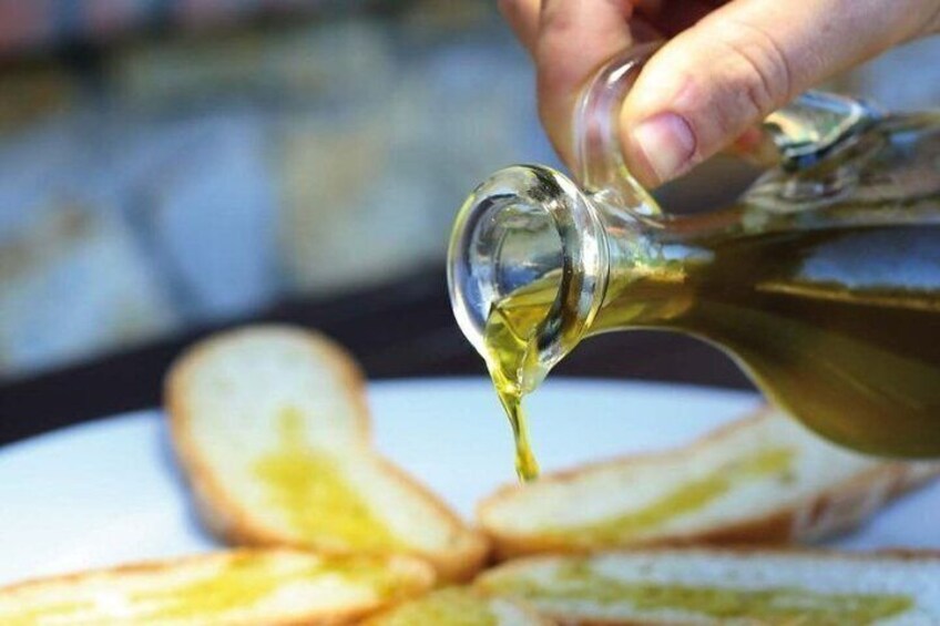 Villa Castelli Walking Tour with Olive Oil Tasting 1