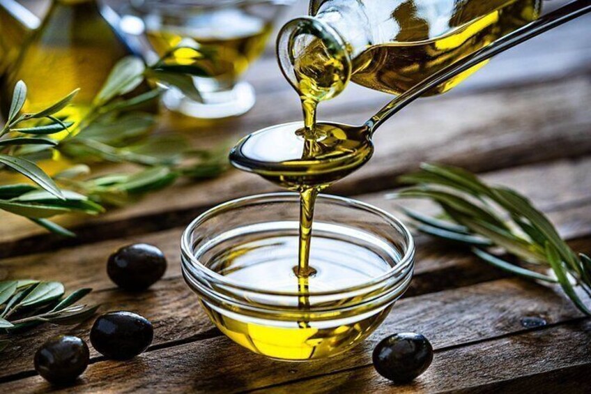 Villa Castelli Walking Tour with Olive Oil Tasting 2