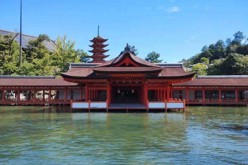 Miyajima Private Tour: UNESCO Shrine & Torii with Local Guide 1