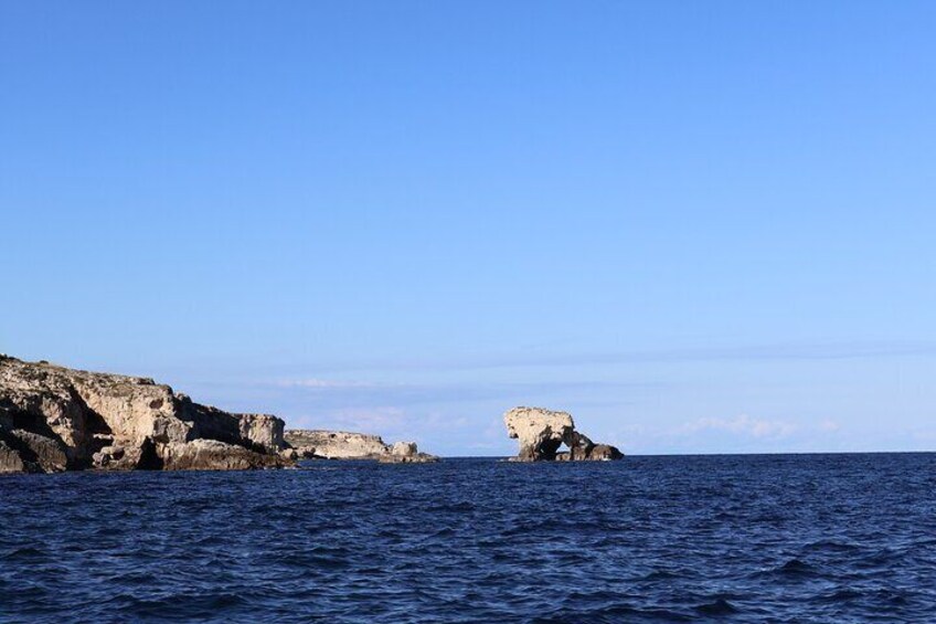 Picnic Boat Tour Explore Ortigia and the Syracuse Coast 3