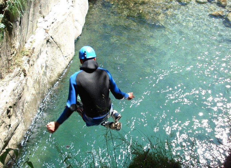 Canyoning in Ariège, Marc Canyon, intermediate level 1