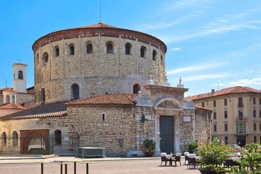 Brescia Private 2 Hour Intro City Walk with Local Guide 3