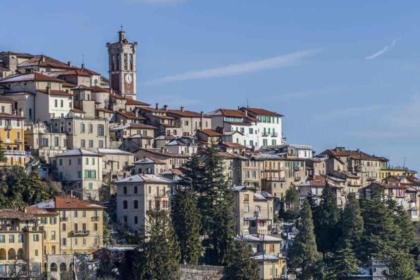 Hello Varese Private 2 Hour Intro City Walk with Local Guide 2