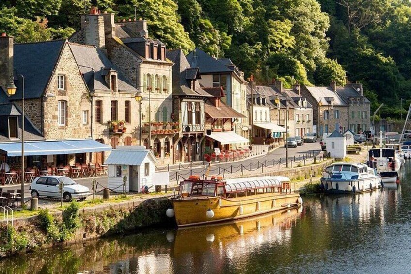Hello Dinan: Private 2-Hour Intro City Walk with Local Guide 3