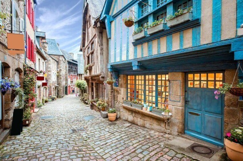 Hello Dinan Private 2 Hour Intro City Walk with Local Guide 3