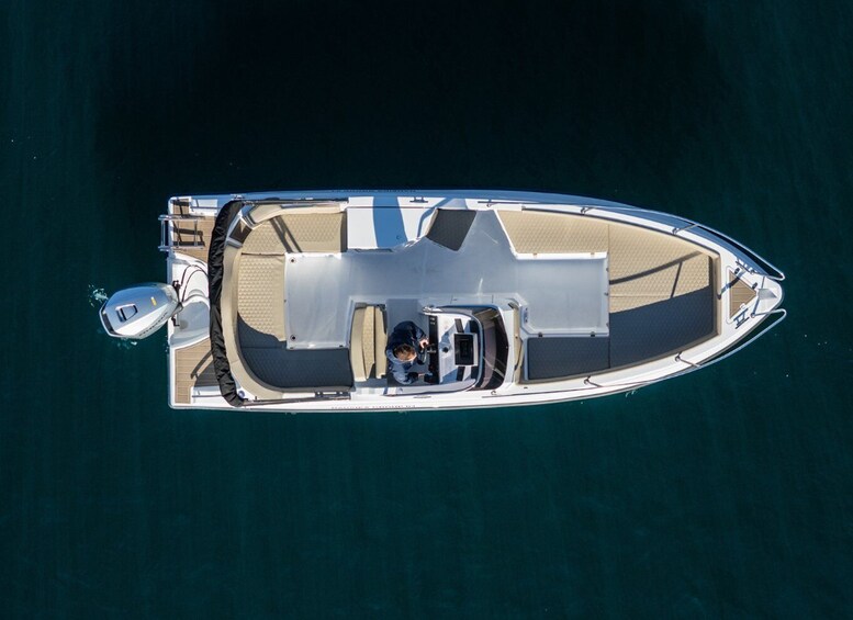 Colico: 4-hour speedboat rental with boating license 1