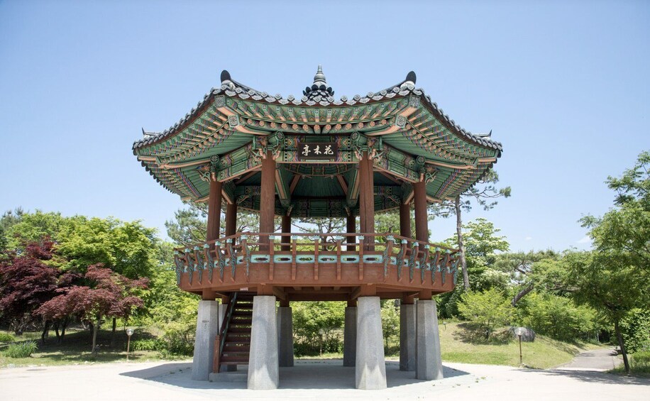 Picture 4 for Activity Chuncheon: Gugok Falls, Arboretum & Dakgalbi Tour 2