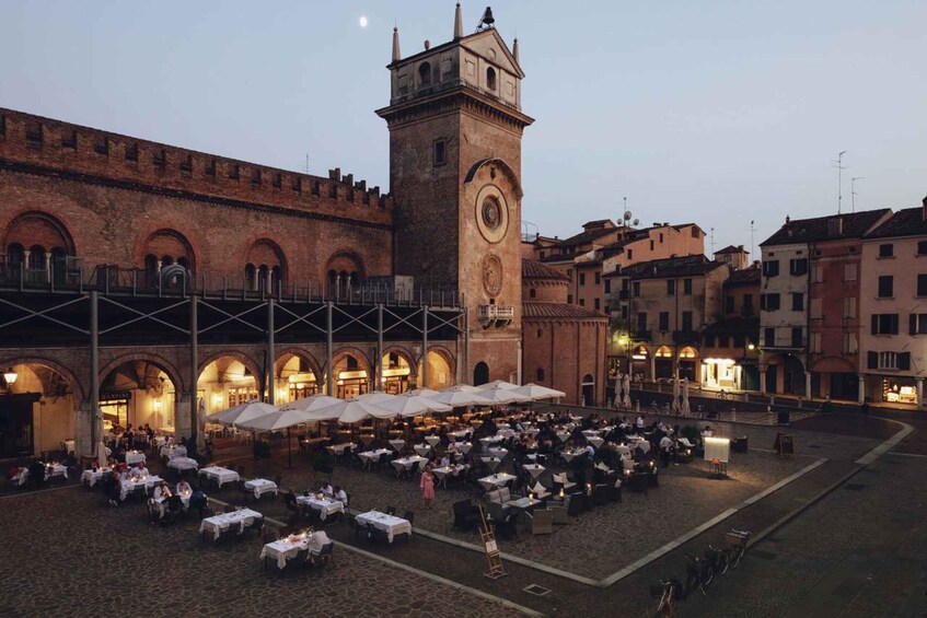 Picture 3 for Activity Mantua: The City of 100 Towers from a bird's eye view (on foot) 2