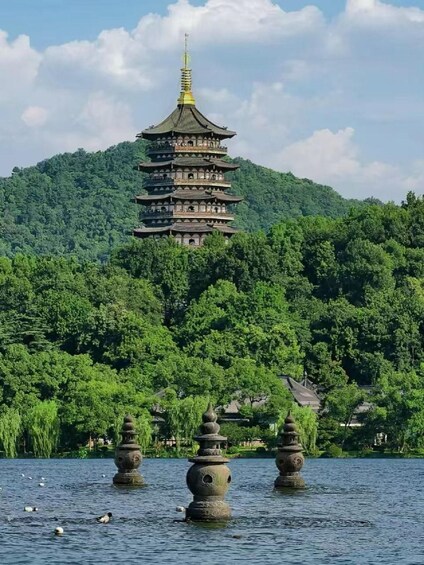 Picture 4 for Activity Hangzhou: Sunset Cruise on the West Lake and Poetic Route 4