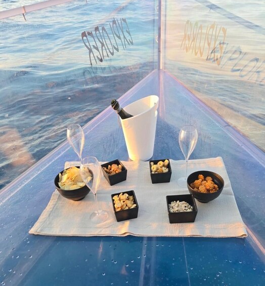 Picture 3 for Activity Scilla: sunset aperitif aboard the Explorer transparent boat 3