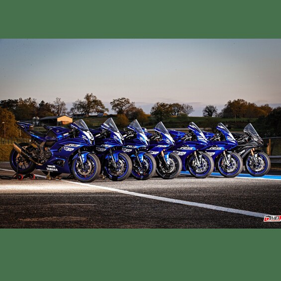 Motorcycle riding course on the 24 Hours of Le Mans circuit 1