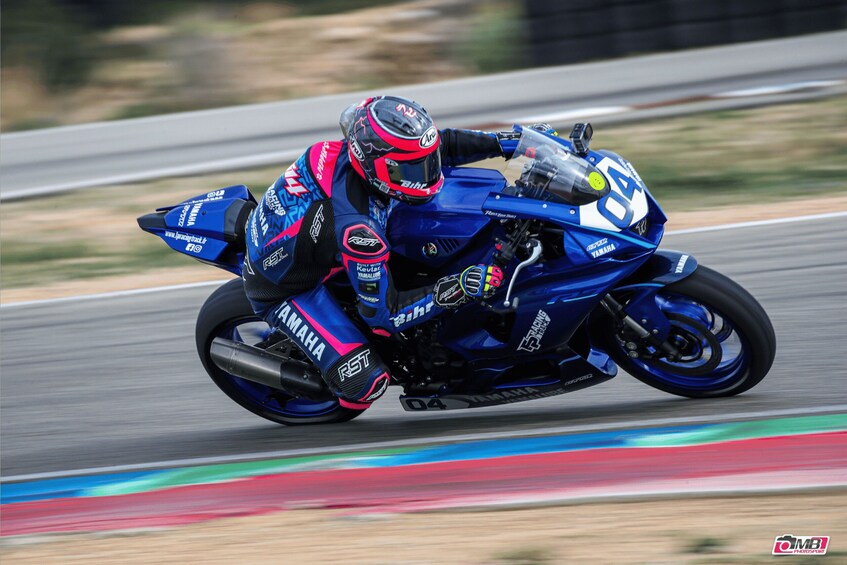 Picture 1 for Activity Motorcycle riding course on the 24 Hours of Le Mans circuit 3