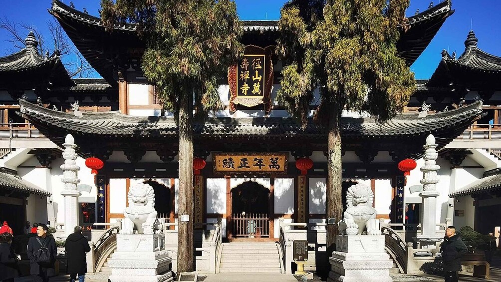 Picture 1 for Activity Hangzhou: Jingshan Zen Temple & Tea Hills Day Trip 2