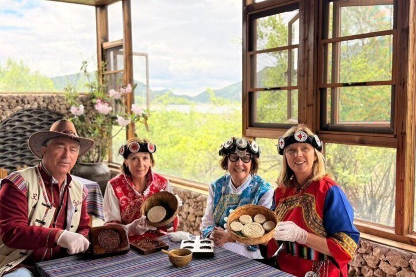 Lijiang Naxi Culture Experience Local Family Visit and Cooking 3
