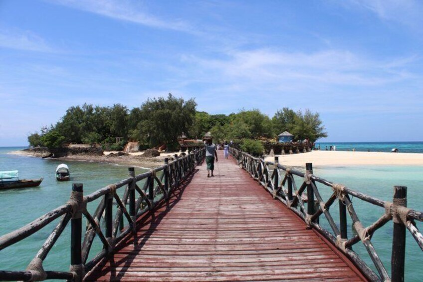 Zanzibar Tour with Spice Farm Stone Town and Prison Island 1