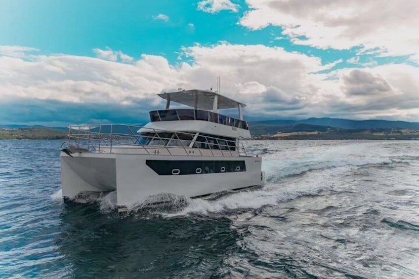 Half-Day Hook, Dive and Grill Yacht Trip in Hobart 1