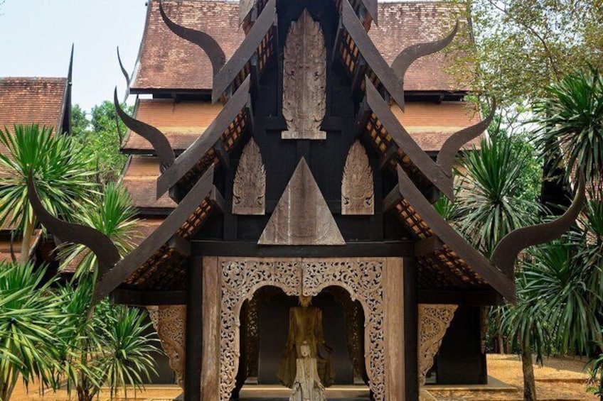 Chiang Mai to Chiang Rai: White, Blue & Black Temples Day Tour 2