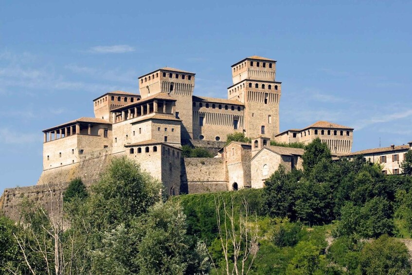Torrechiara Castle: History, love nest and legends 1