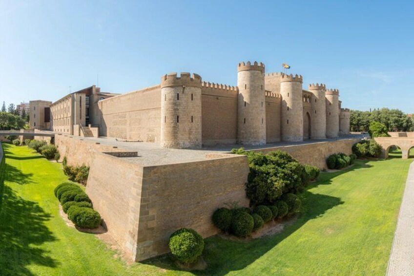 Zaragoza Old Town and El Pilar Self Guided Walking Tour with Quiz 1