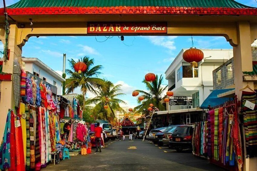 Grand Baie Private and Exclusive Street Food Tour and Sightseeing 1
