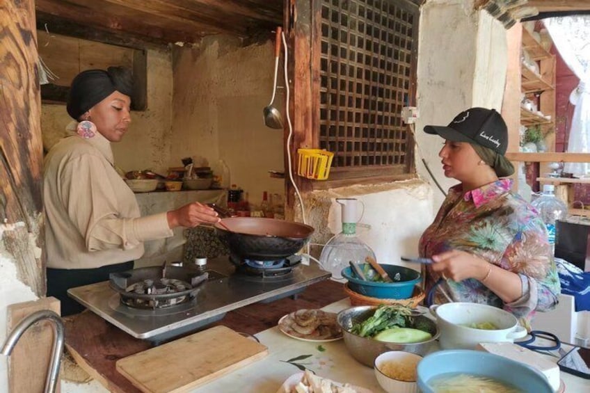 Dali Bai ethnic Pottery and cooking class at Lost village 4
