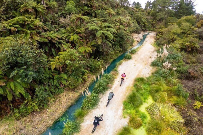 Guided Geothermal E-Bike Tour on the Huka River Trail 1