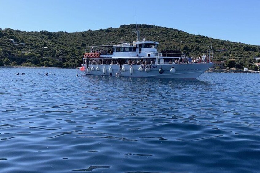 Brač & Hvar Boat Trip from Baška Voda: Swim, Lunch & Explore 4