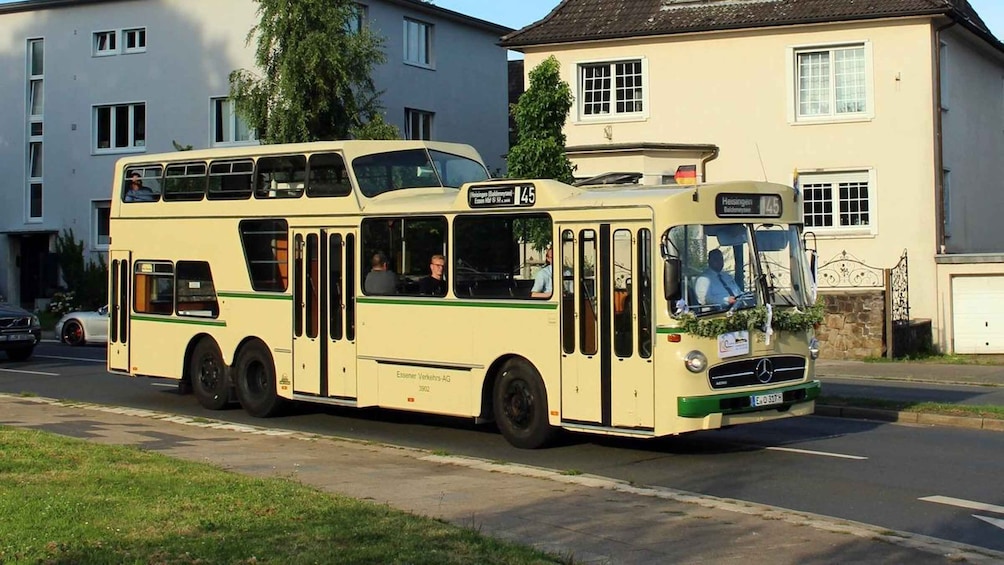 Picture 3 for Activity Essen: Vintage Bus and Lake Baldeney Cruise with Guide 3