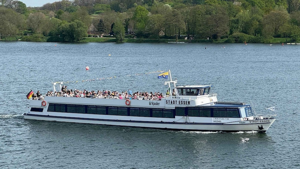 Picture 4 for Activity Essen: Vintage Bus and Lake Baldeney Cruise with Guide 5