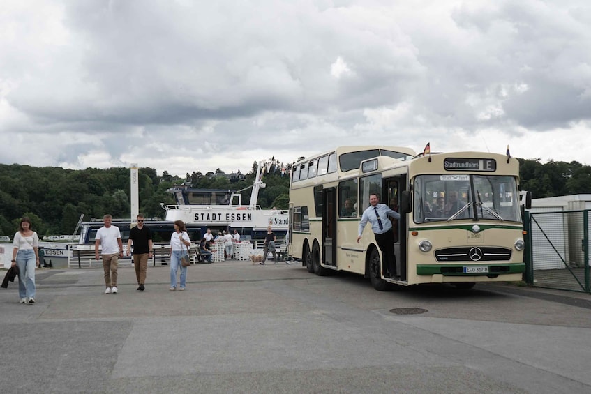 Picture 1 for Activity Essen: Vintage Bus and Lake Baldeney Cruise with Guide 4
