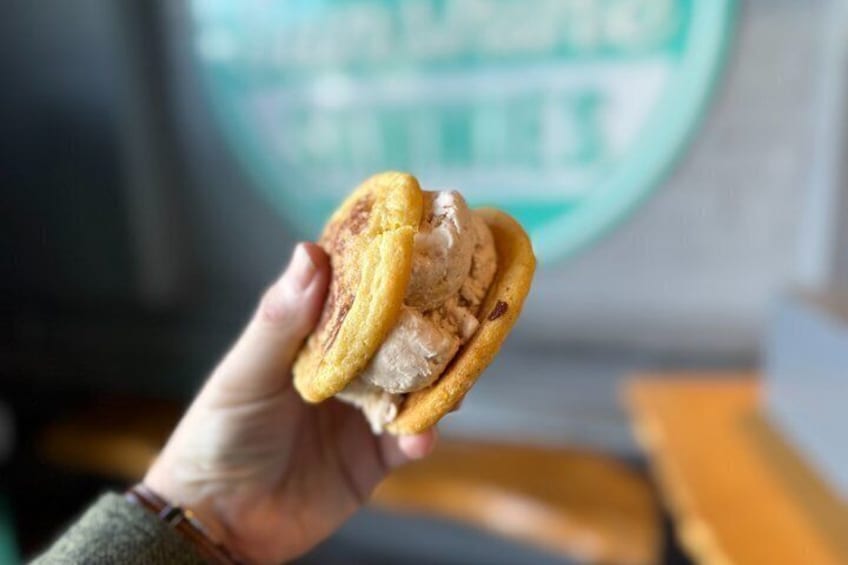 Asheville: Downtown Food Tour with 6 Tastings & Ham Biscuit 2